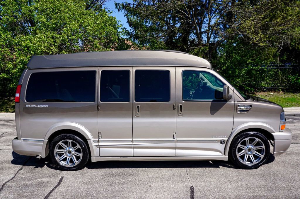 Used 2017 Chevrolet Express 2500 RWD image 48