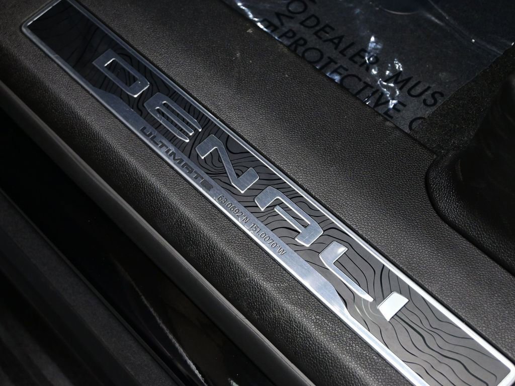 Used 2026 GMC Yukon Denali Ultimate AWD/4WD image 21