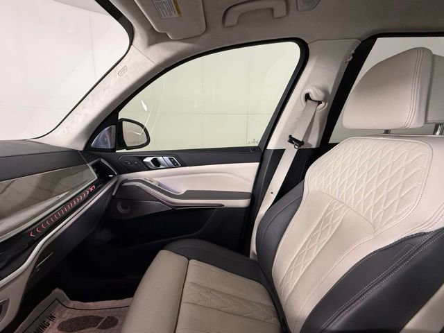 Used 2024 BMW ALPINA XB7 image 19