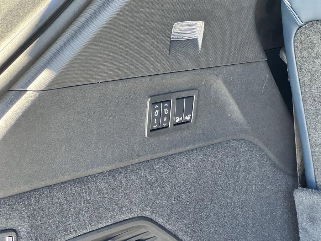 New 2025 Cadillac Escalade IQ Luxury 2 image 32