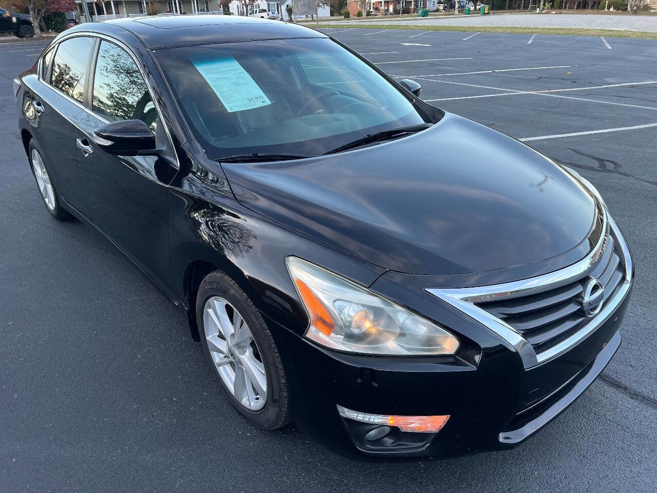 Used 2015 Nissan Altima 2.5 SV w/ Convenience Package image 4