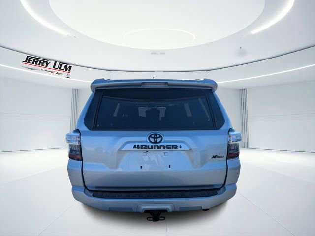 Used 2022 Toyota 4Runner SR5 Premium w/ Moonroof Package AWD/4WD image 4