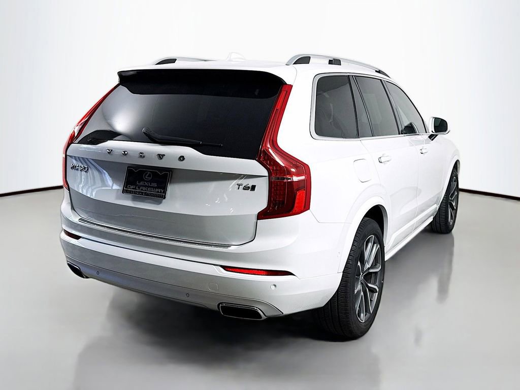 Used 2018 Volvo XC90 T6 Momentum w/ Convenience Package image 5