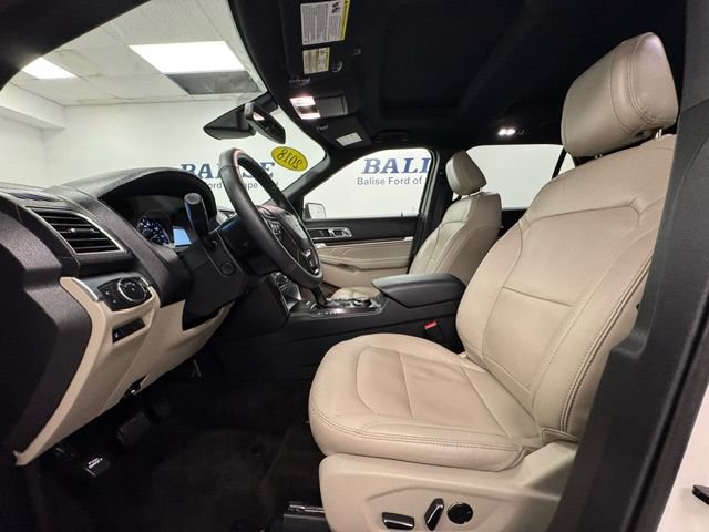 Used 2018 Ford Explorer Limited w/ Equipment Group 301A AWD/4WD image 13