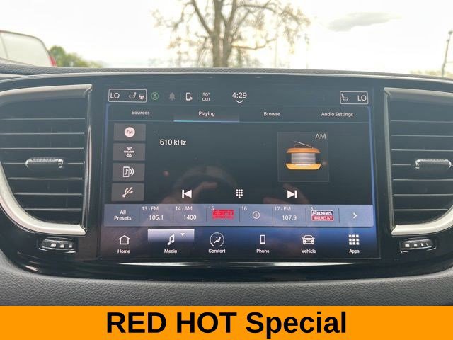 Used 2023 Chrysler Pacifica Touring-L FWD image 22