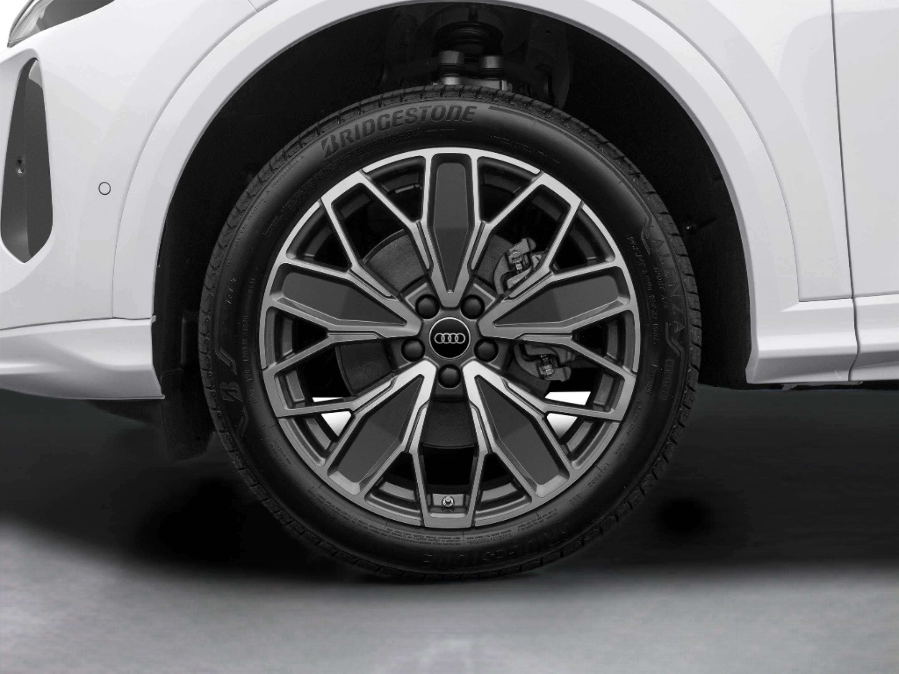 Used 2025 Audi Q5 Premium Plus w/ Premium Plus AWD/4WD image 45
