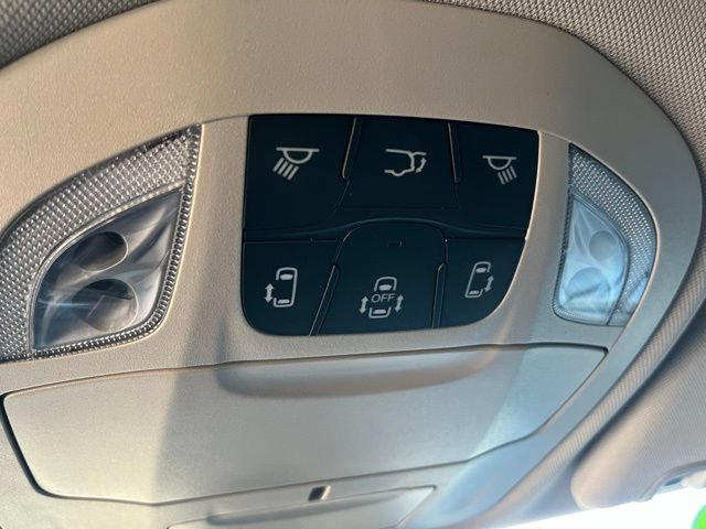Used 2022 Chrysler Pacifica Touring-L FWD image 5