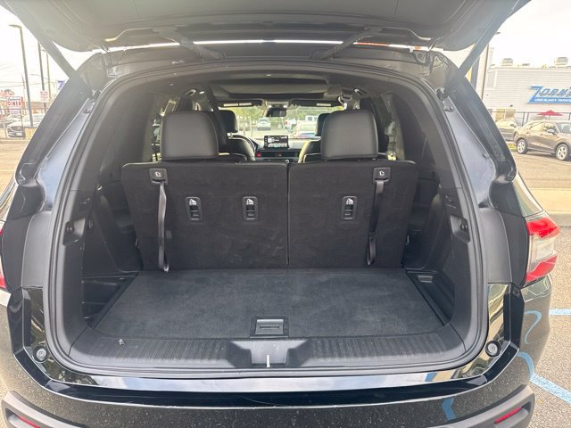 Certified 2025 Honda Pilot Black Edition image 12