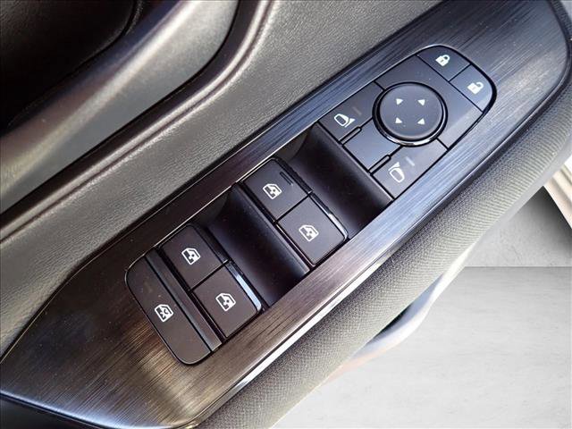 Used 2025 Nissan Kicks S AWD/4WD image 12