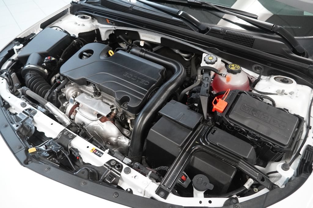 Used 2023 Chevrolet Malibu LT w/ Driver Confidence Package FWD image 18