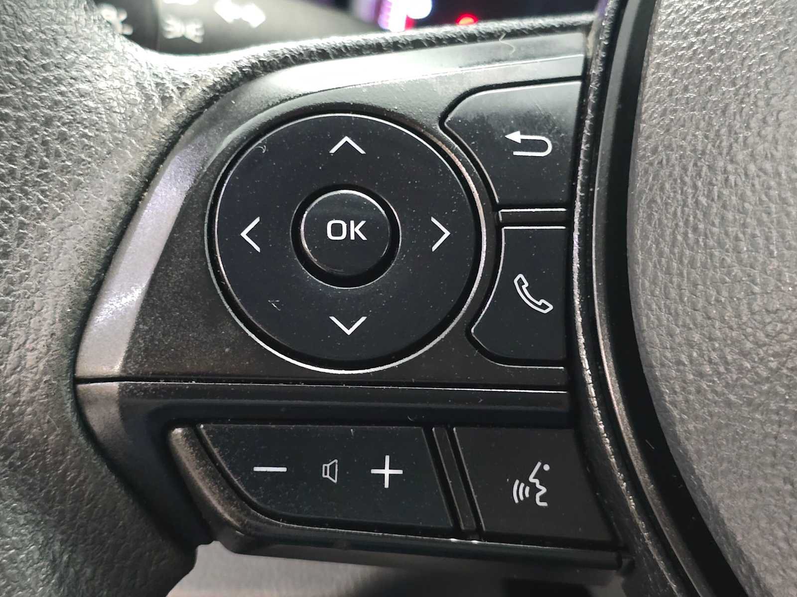 Used 2023 Toyota RAV4 LE AWD/4WD image 19
