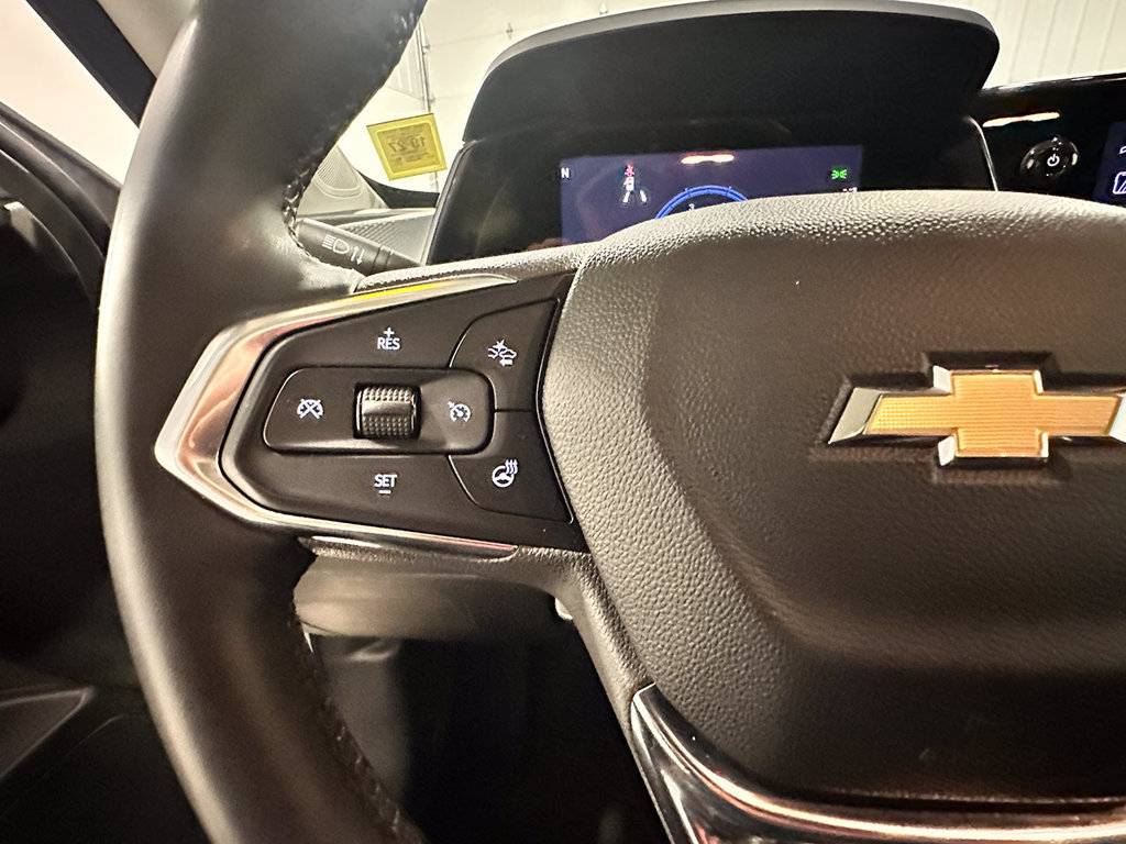 Used 2024 Chevrolet Trax LT w/ Sunroof Package FWD image 33