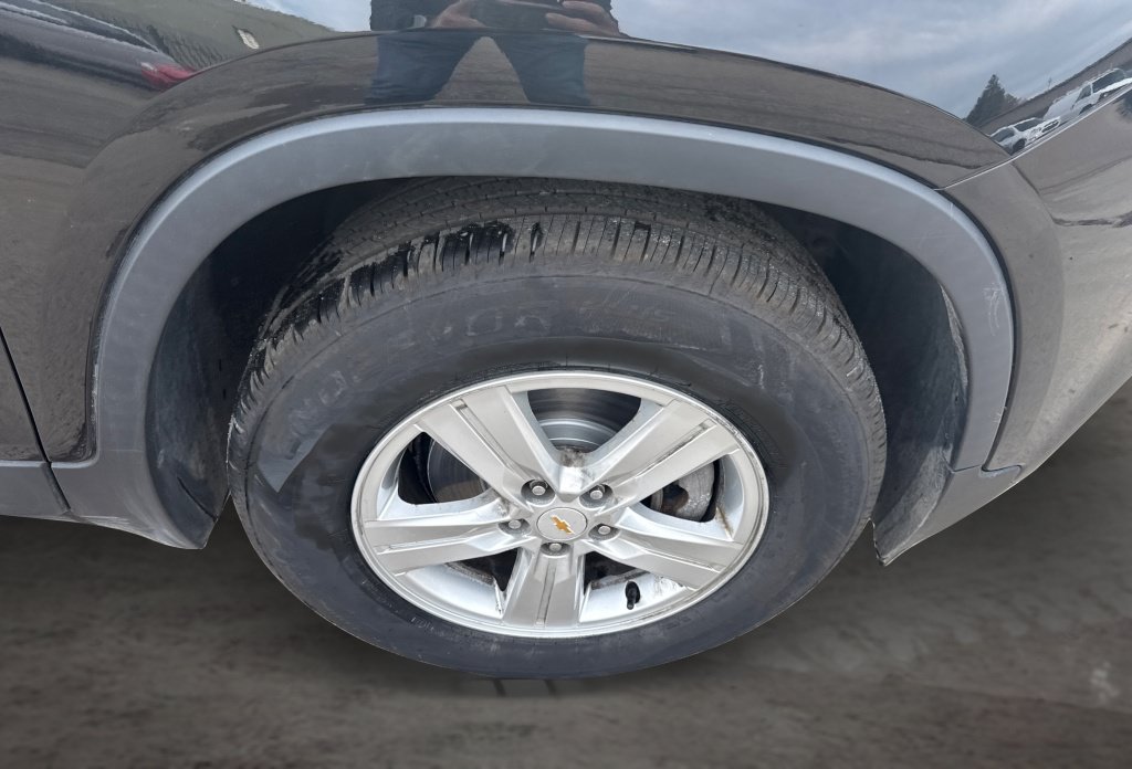 Used 2020 Chevrolet Trax LS w/ Tint and Cruise Package FWD image 13