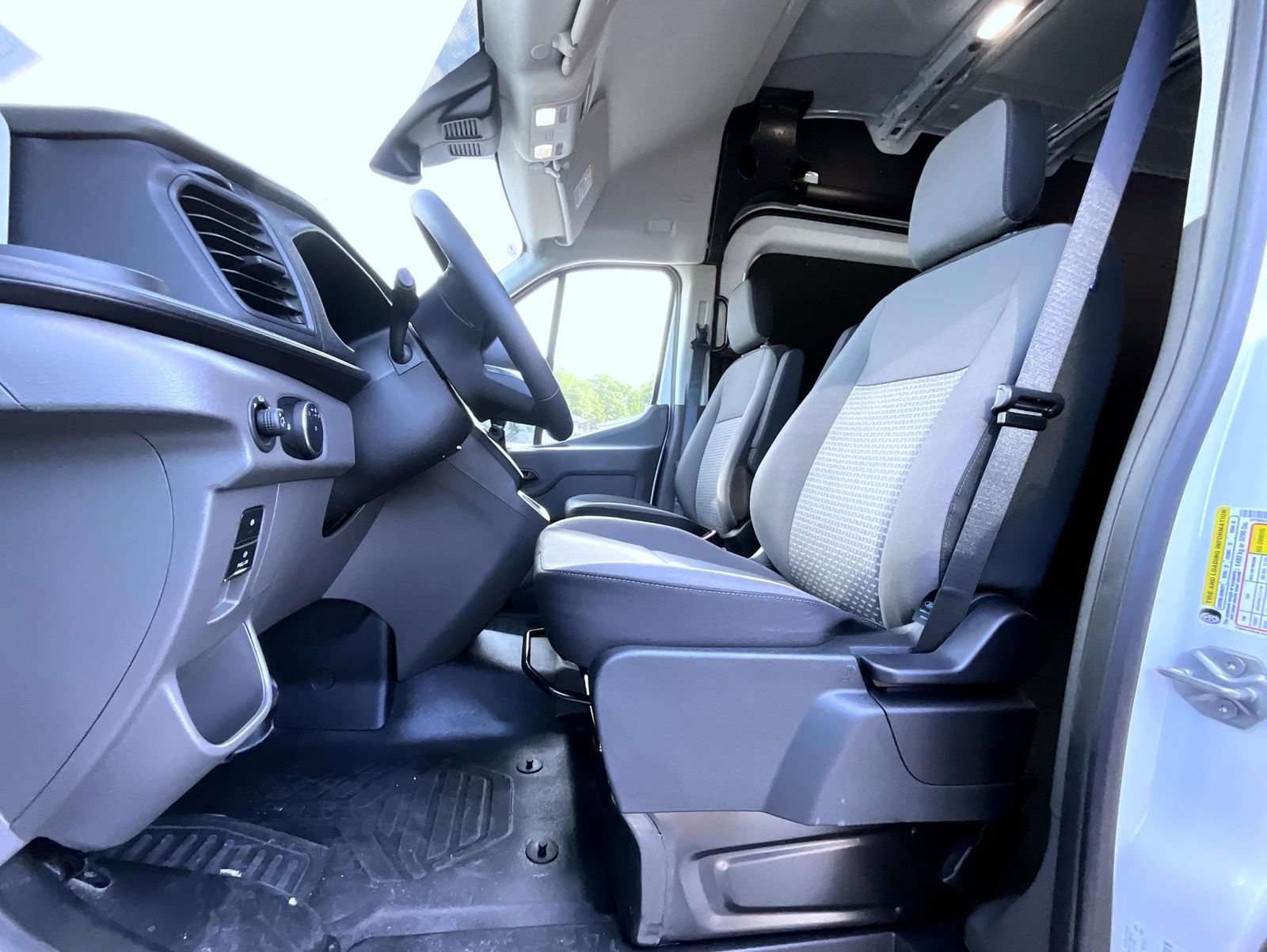 New 2026 Ford Transit 250 148 High Roof Extended w/ Load Area Protection Package RWD image 11