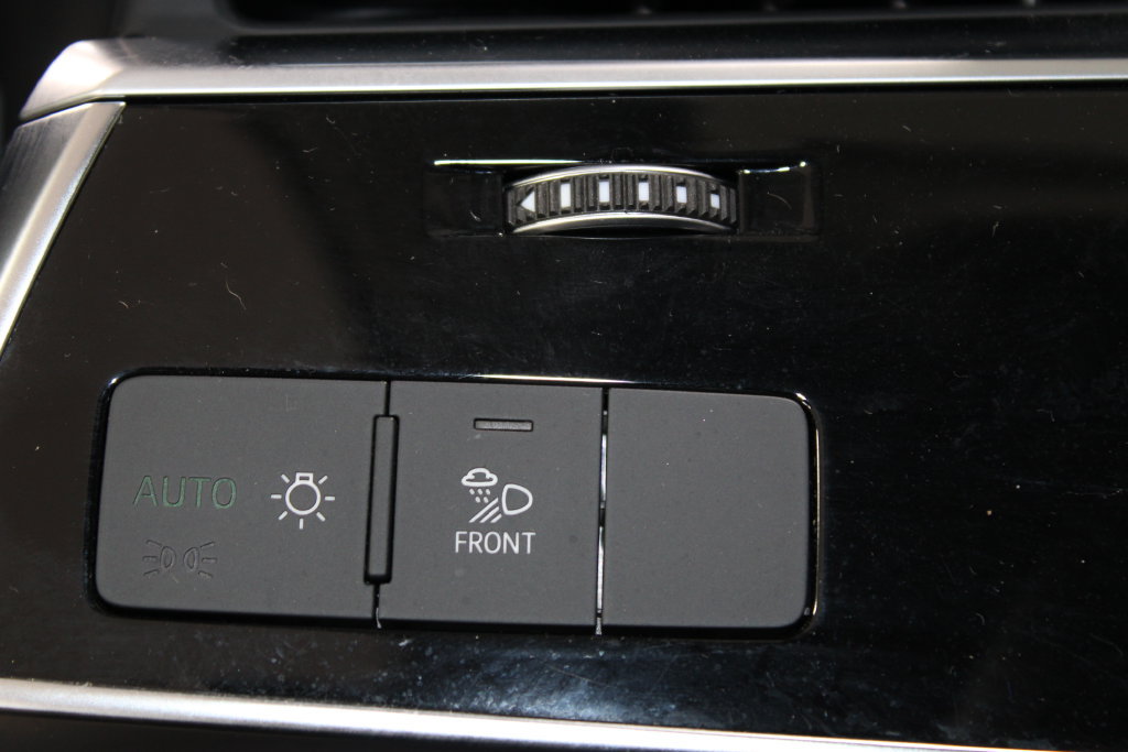 Used 2023 Audi Q8 Premium w/ Convenience Package AWD/4WD image 29