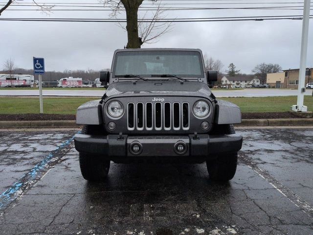 Used 2016 Jeep Wrangler Unlimited Sahara w/ Connectivity Group image 8