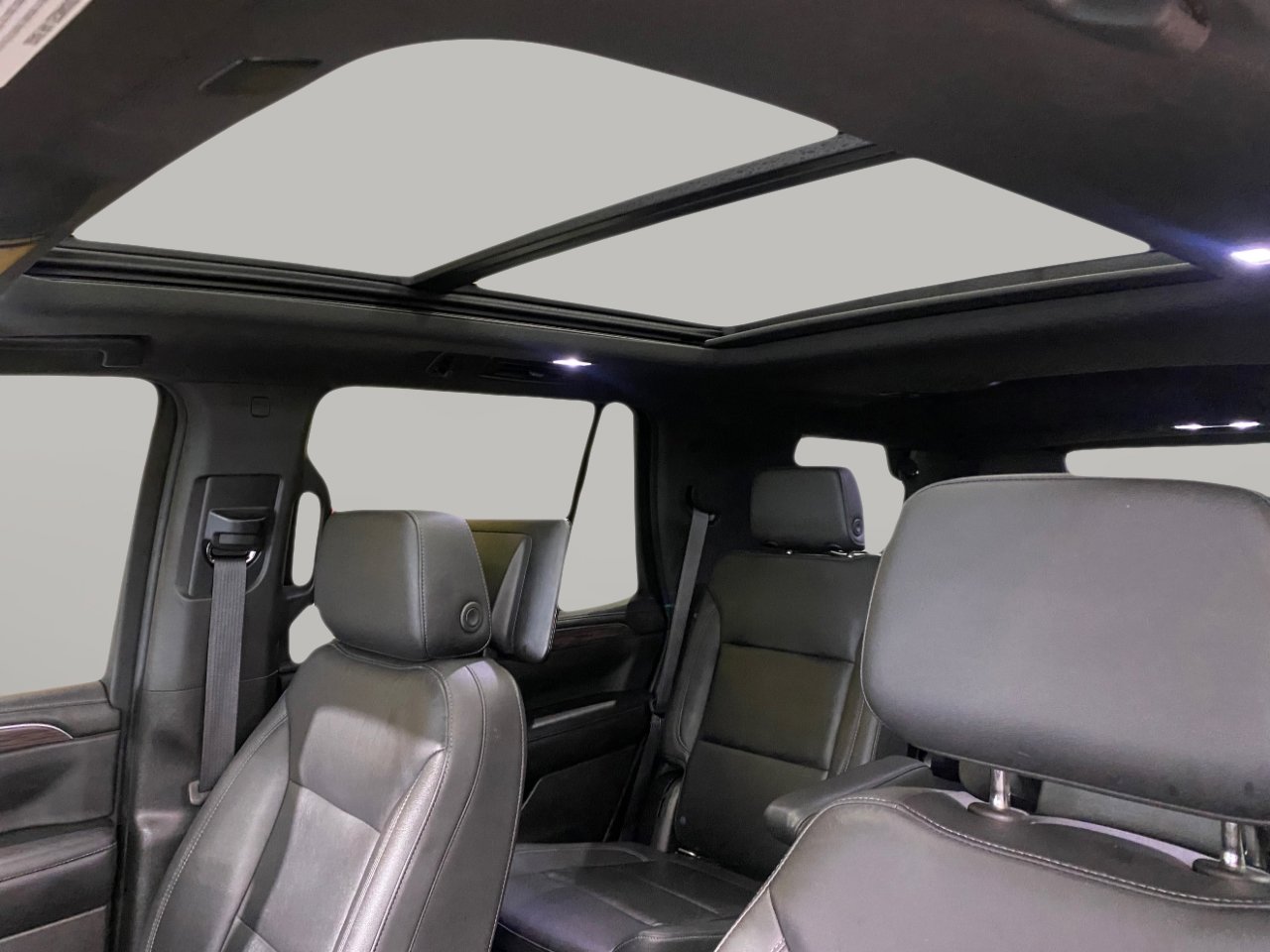 Used 2021 Chevrolet Tahoe Z71 w/ Rear Media and Nav Package image 19