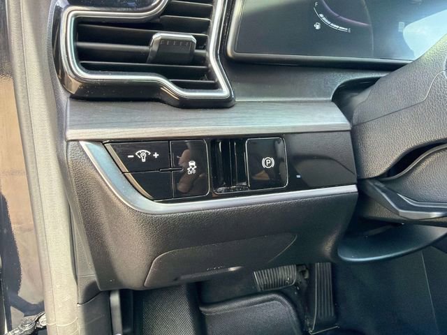 Used 2024 Kia Sportage X-Line AWD/4WD image 32