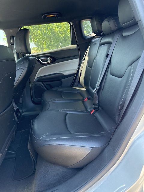 Used 2025 Jeep Compass Limited AWD/4WD image 12