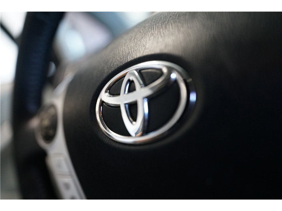 Used 2014 Toyota Prius Four image 25
