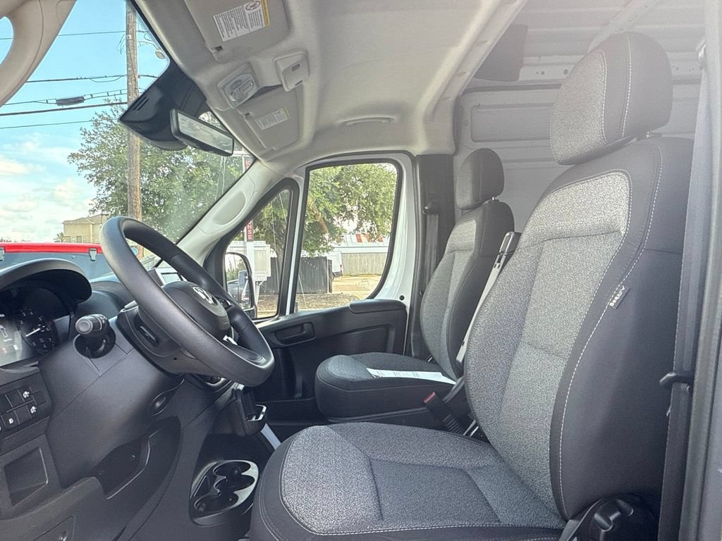 Used 2026 RAM ProMaster 2500 w/ Safety Group FWD image 11