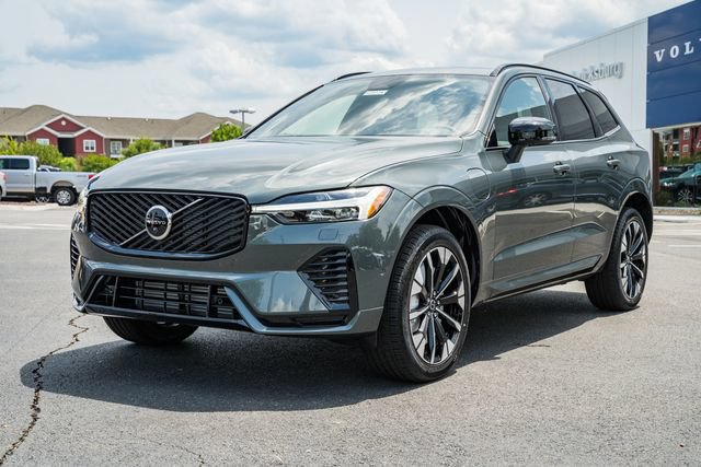 New 2026 Volvo XC60 T8 Plus w/ Climate Package AWD/4WD image 3