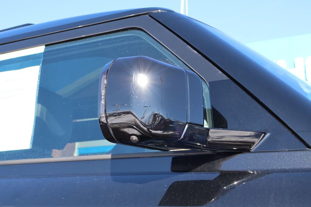 Used 2023 Land Rover Defender 90 X-Dynamic SE video 2