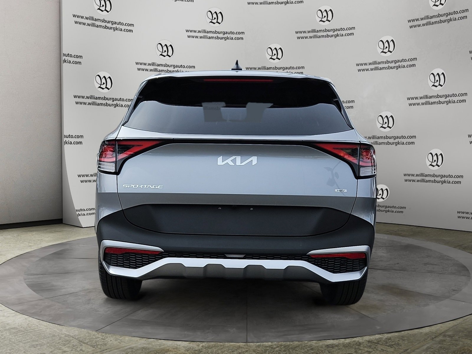 Used 2025 Kia Sportage LX image 4