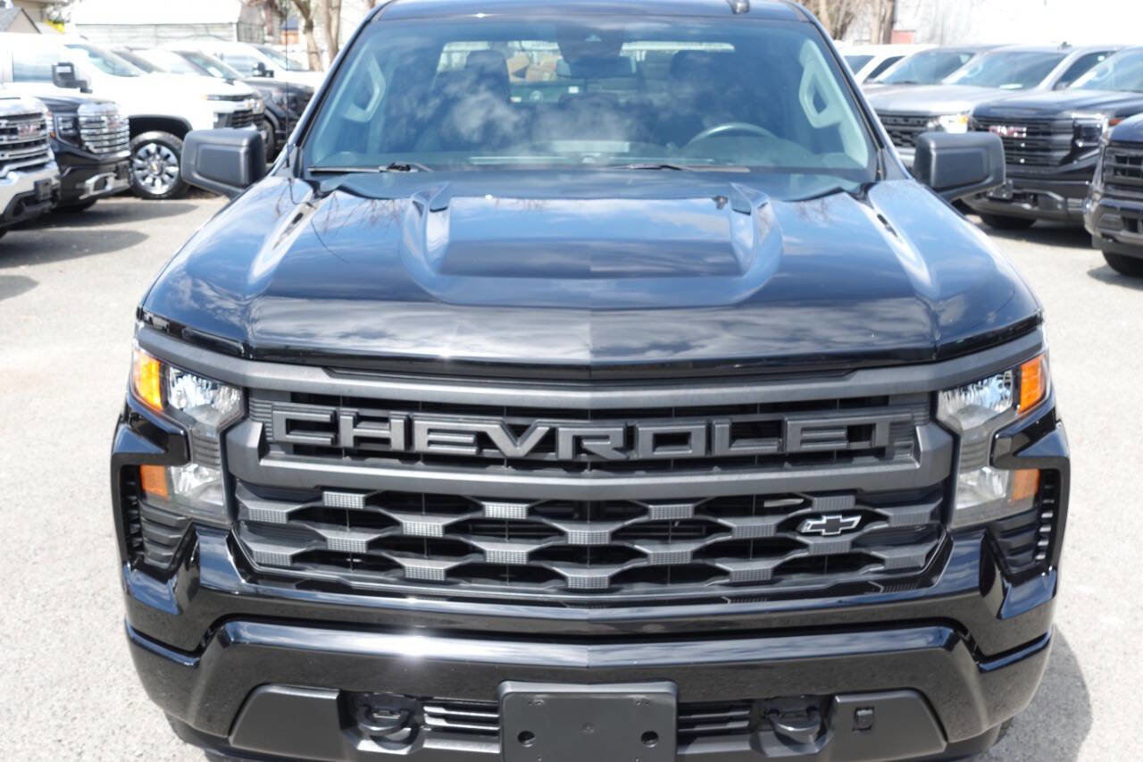 Used 2023 Chevrolet Silverado 1500 Custom w/ LPO, Dark Essentials Package image 6
