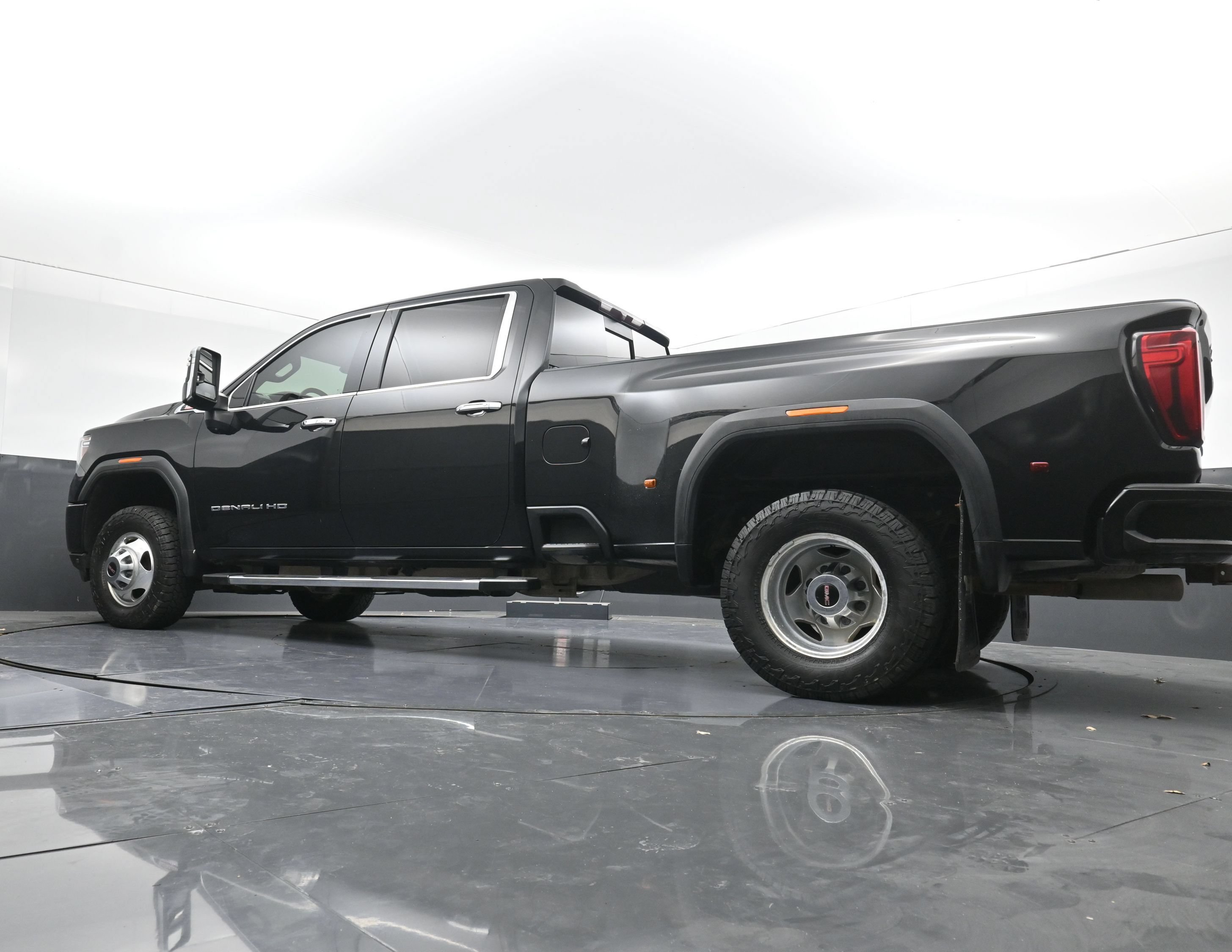 Used 2021 GMC Sierra 3500 Denali AWD/4WD image 29