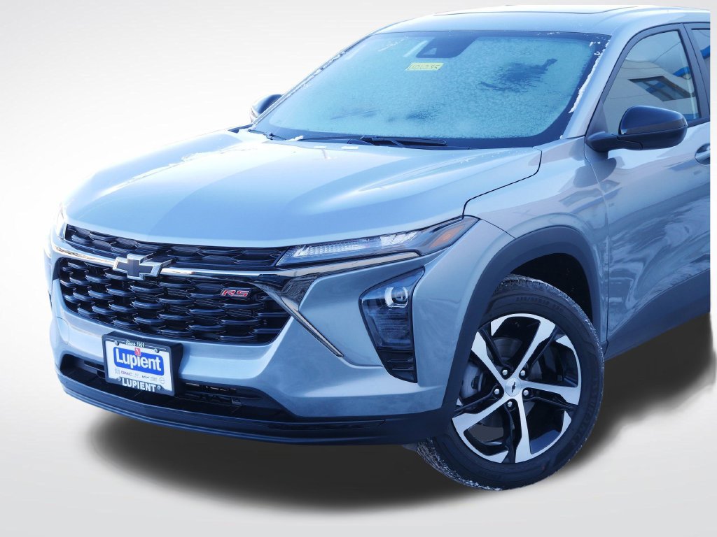 New 2026 Chevrolet Trax RS w/ Sunroof Package FWD image 9