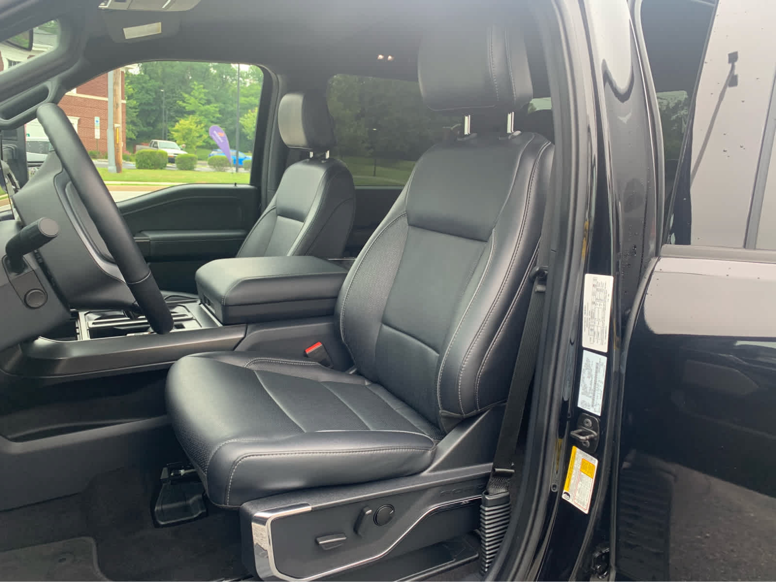 Used 2024 Ford F150 Lariat w/ Bed Utility Package AWD/4WD image 12