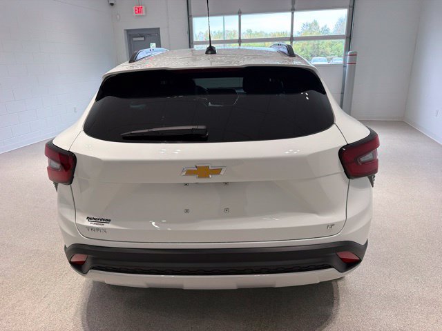 Used 2026 Chevrolet Trax LT w/ Driver Confidence Package FWD image 5