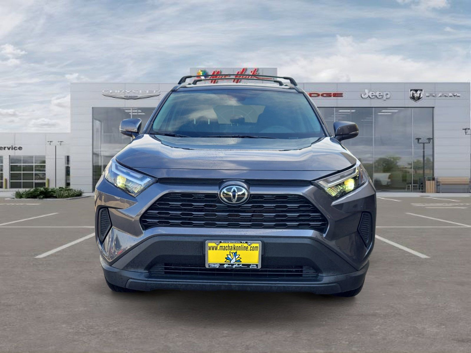 Used 2025 Toyota RAV4 XLE AWD/4WD image 8