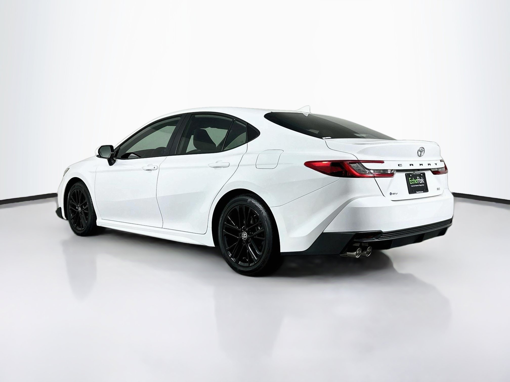 Used 2026 Toyota Camry SE w/ Convenience Package FWD image 5