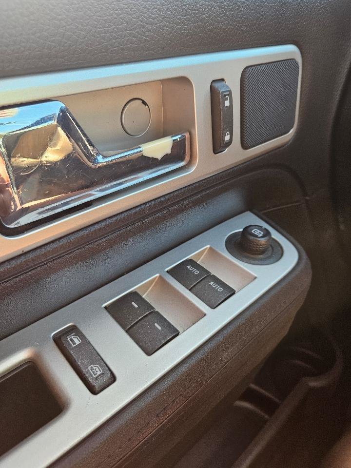 Used 2009 Lincoln MKX AWD image 15