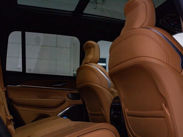 Used 2023 Jeep Grand Cherokee Summit image 8