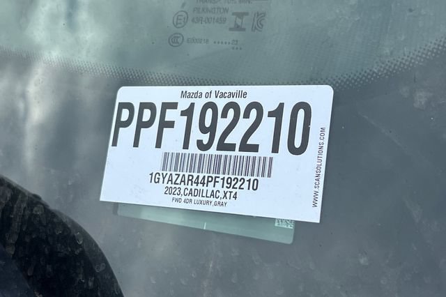 Used 2023 Cadillac XT4 Luxury w/ Cold Weather Package FWD image 3
