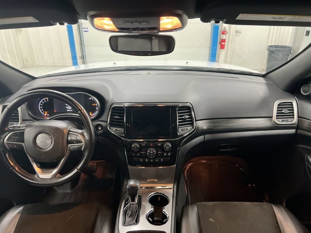 Used 2022 Jeep Grand Cherokee Laredo X AWD/4WD image 10