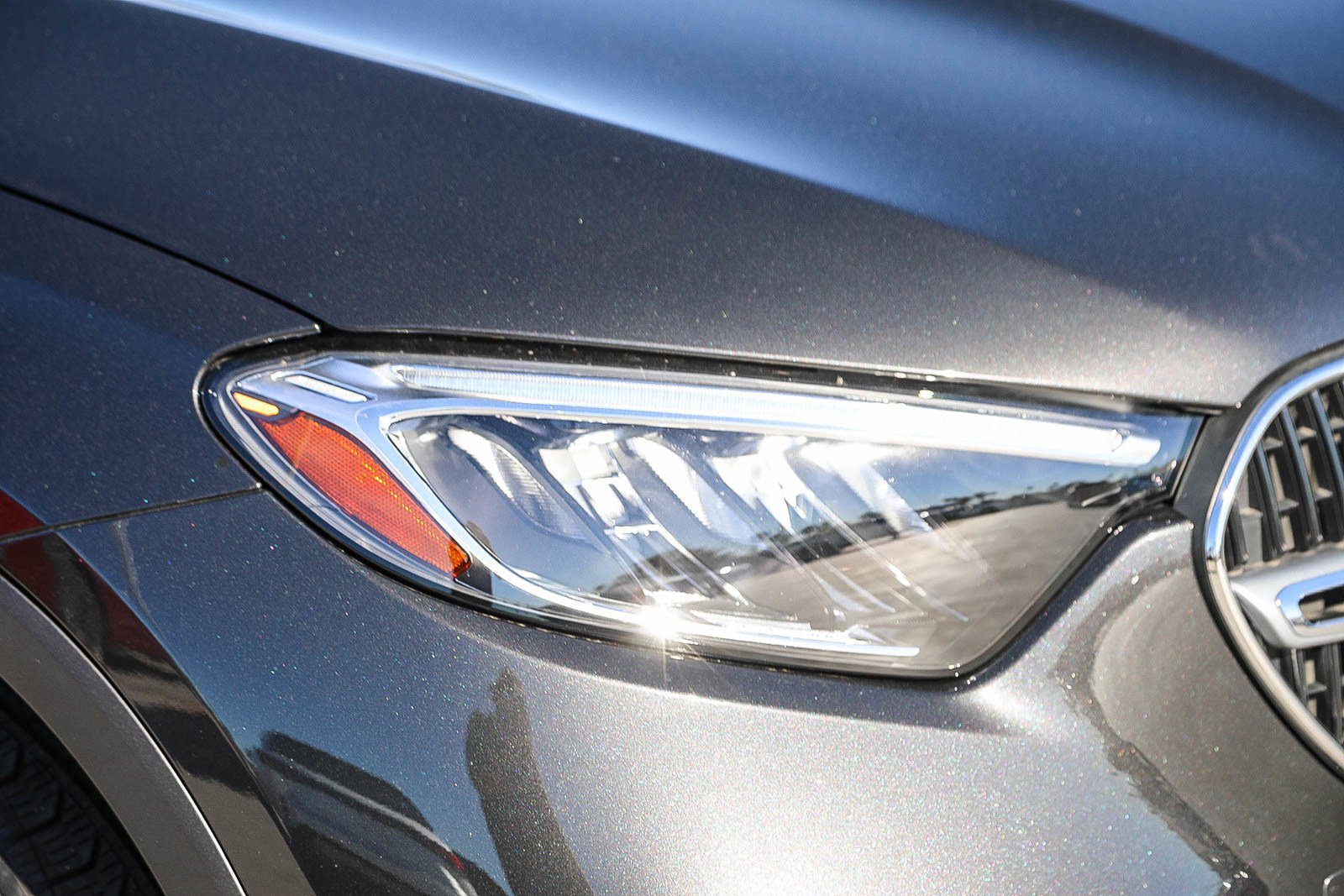 Used 2025 Mercedes-Benz GLC 300 4MATIC image 8