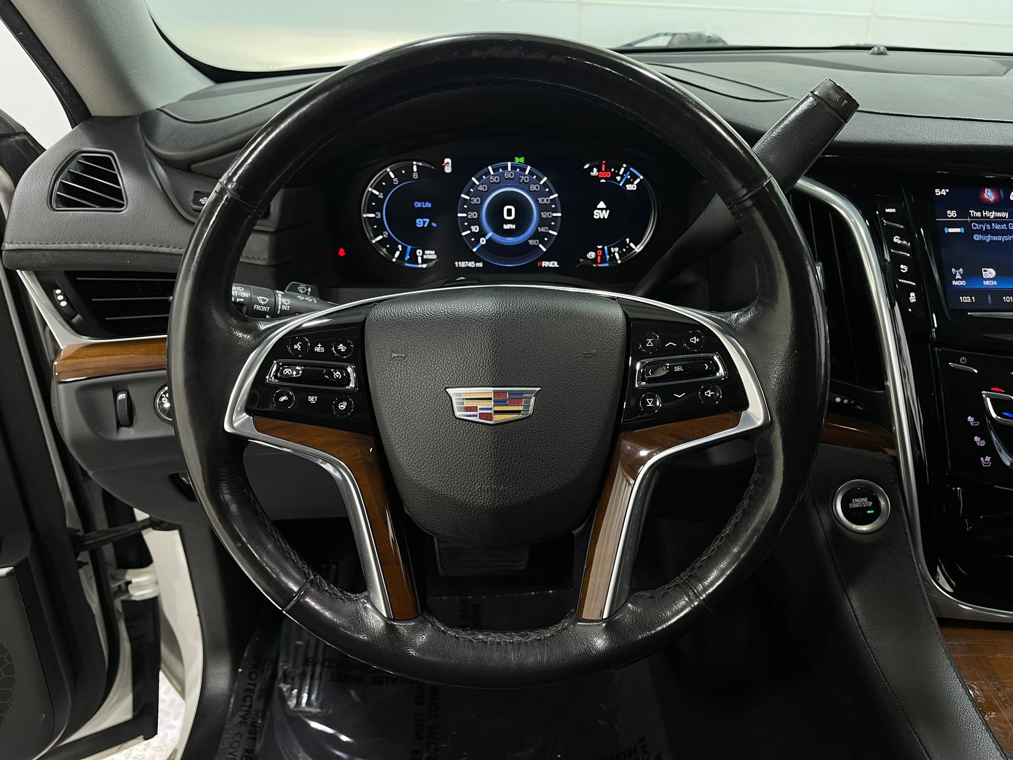 Used 2020 Cadillac Escalade ESV Premium Luxury AWD/4WD image 22