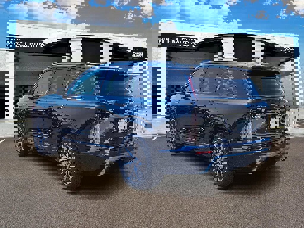 New 2026 Cadillac Vistiq Sport image 6