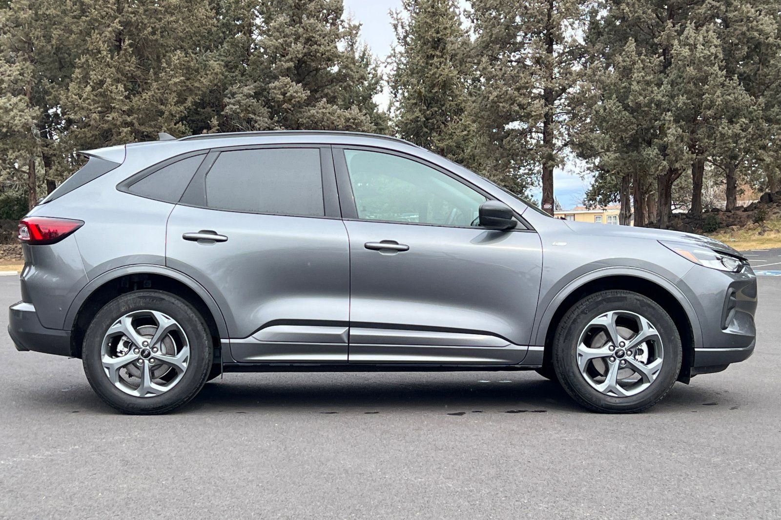 Used 2024 Ford Escape ST-Line image 3