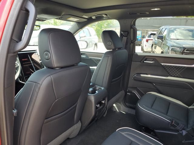 New 2026 GMC Acadia Denali w/ Super Cruise Package FWD image 10