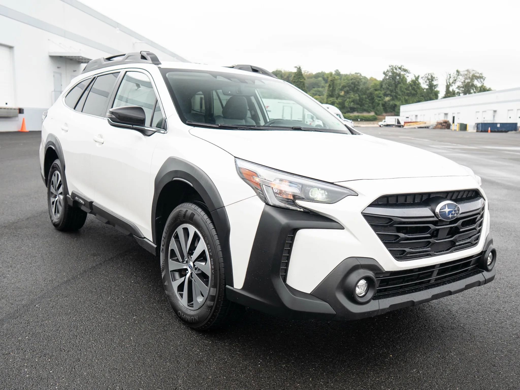 Used 2023 Subaru Outback Premium image 8