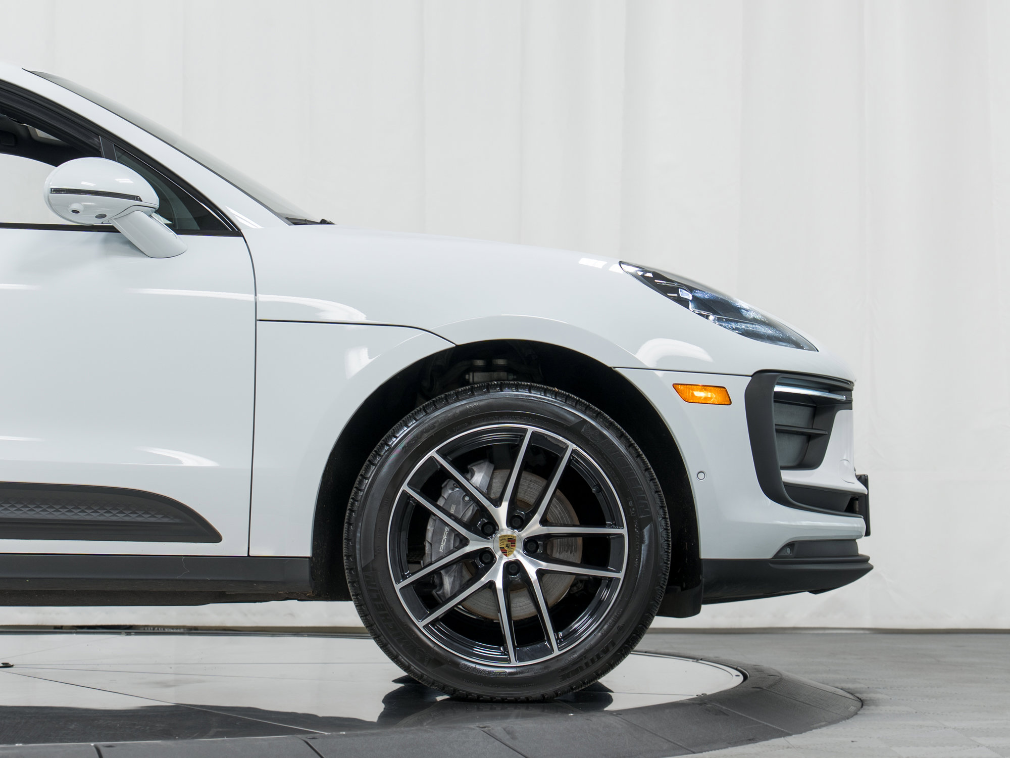 Certified 2023 Porsche Macan image 11