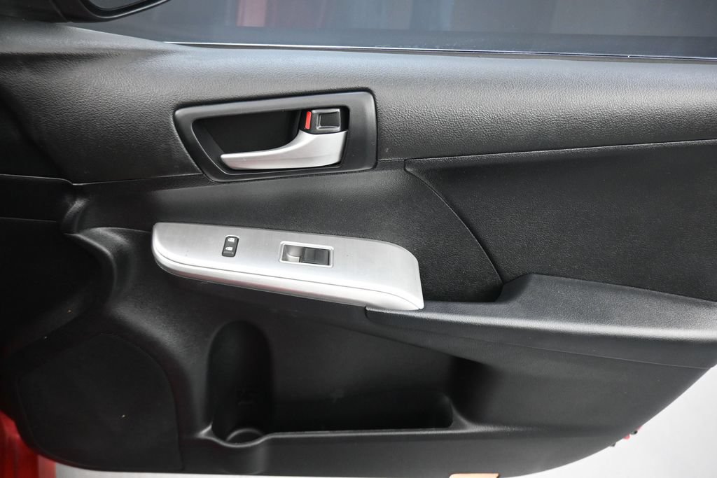 Used 2012 Toyota Camry SE FWD image 37