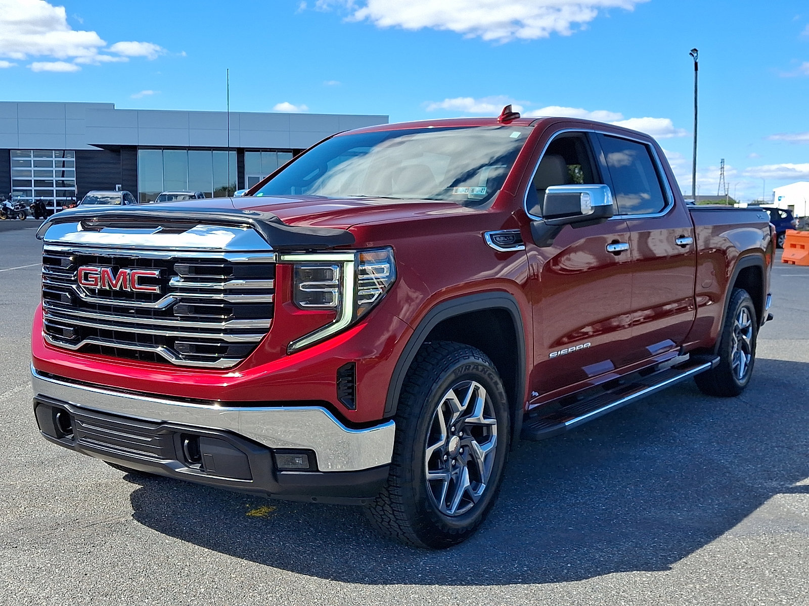 Used 2023 GMC Sierra 1500 SLT w/ SLT Premium Package AWD/4WD image 3
