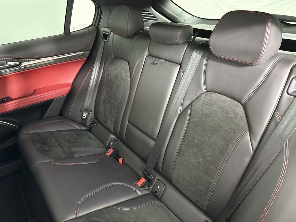Used 2020 Alfa Romeo Stelvio Quadrifoglio image 22