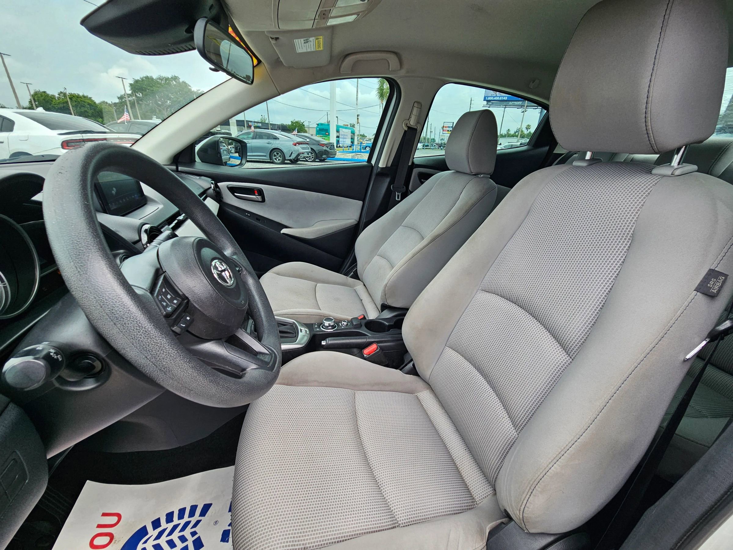 Used 2019 Toyota Yaris L FWD image 15